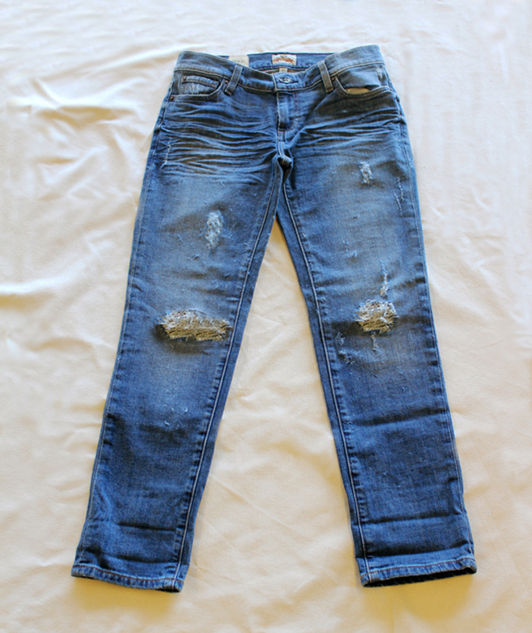 8 Awesome DIY Ideas To Renew Your Old Jeans